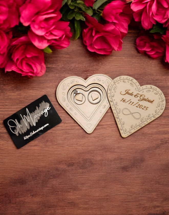 Boîte à Alliances en Bois Personnalisée – Cœur Élégant pour un Mariage Romantique